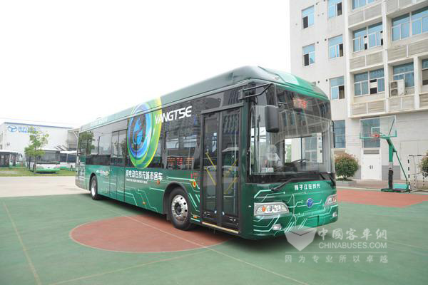 揚(yáng)子江客車(chē)WG6124BEVH純電動(dòng)在線充城市客車(chē)