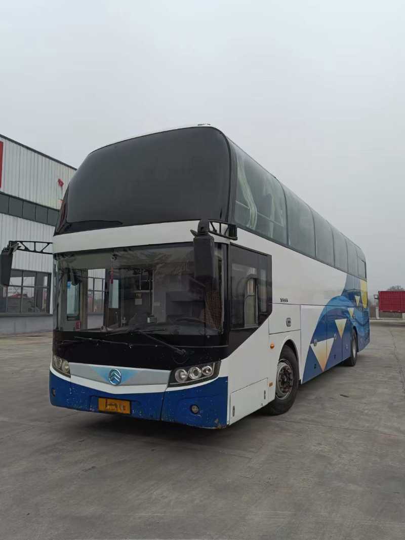 55座金旅6128中門(mén)氣囊車(chē)