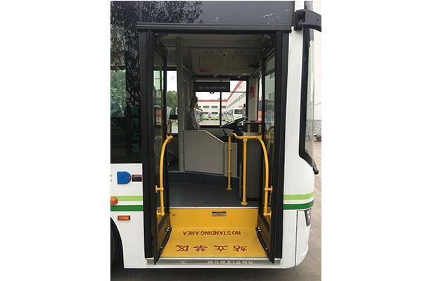 上海萬象SXC6120GBEV8公交車（純電動10-50座）