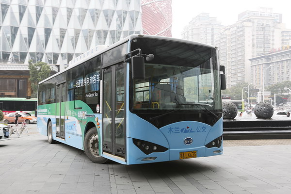 比亞迪BYD6100LGEV9公交車（純電動17-39座）