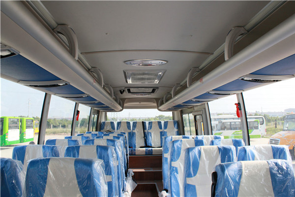 東風旅行車EQ6811LACBEV1客車（純電動24-36座）